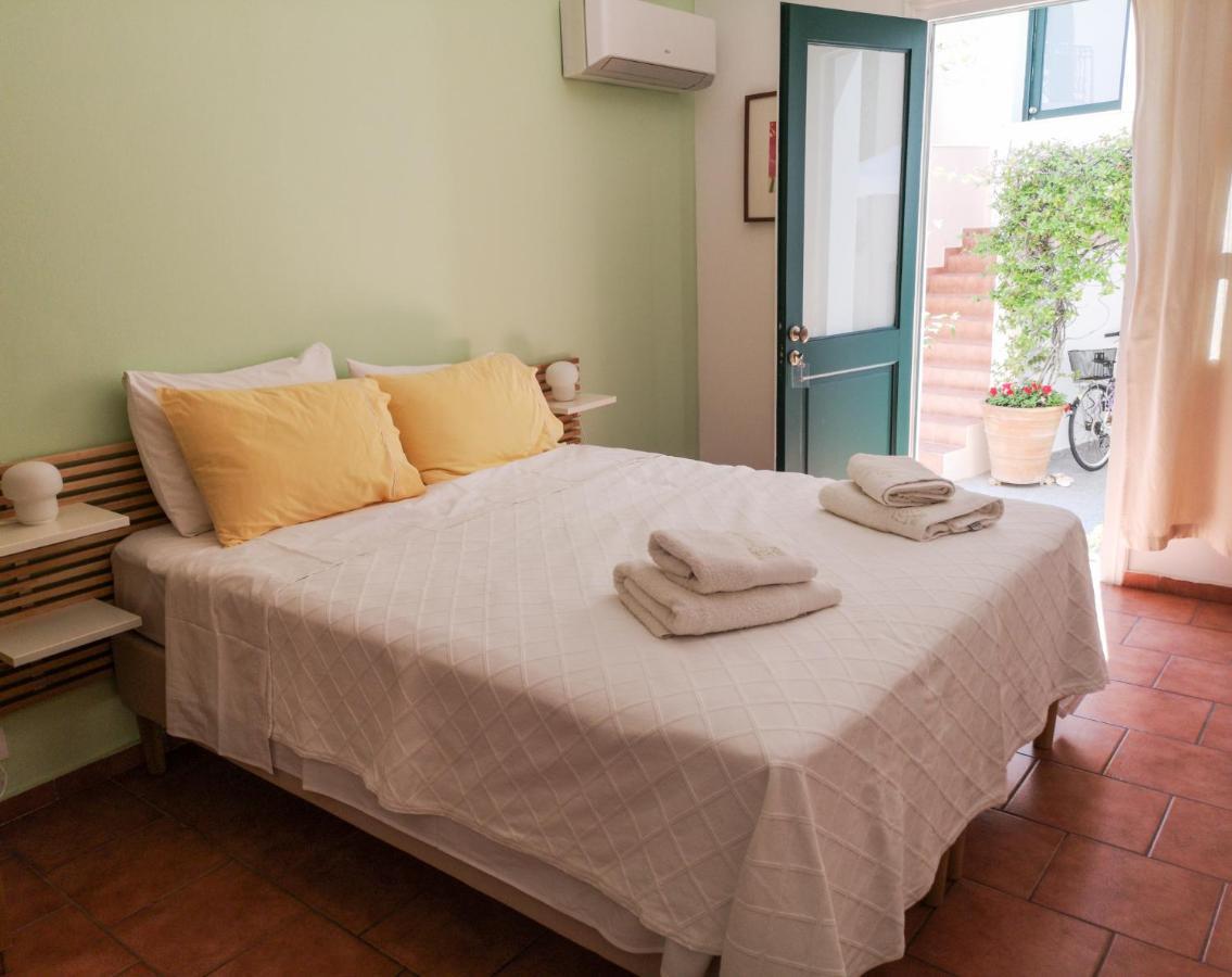 Twin House Spetses Hotel Exterior photo